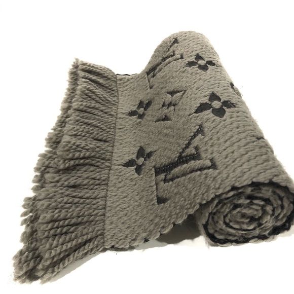 Authentic Louis Vuitton Monogram Logomania Wool Silk Scarf Logomania GM0168 - Picture 7 of 11